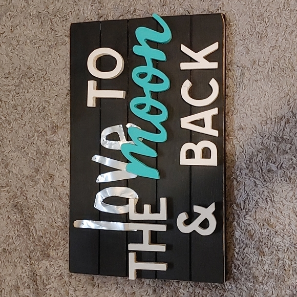 Wood Sign Love to the moon and back - Picture 1 of 2